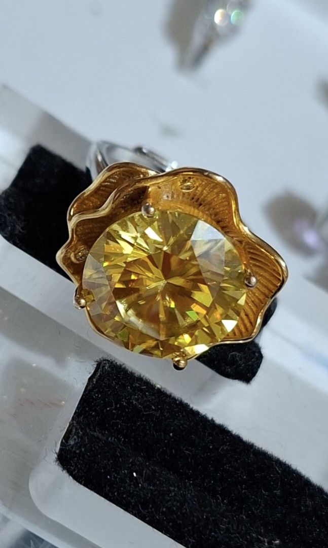 Yellow Moissanite Diamond Ring (Category: Rings) located in Baguio. Submitted by marinel.caranto (Listing ID 1466979177, Image 2). Description: big stone silver s925 adjustable size 4000.00 only gcash payment j&t express.