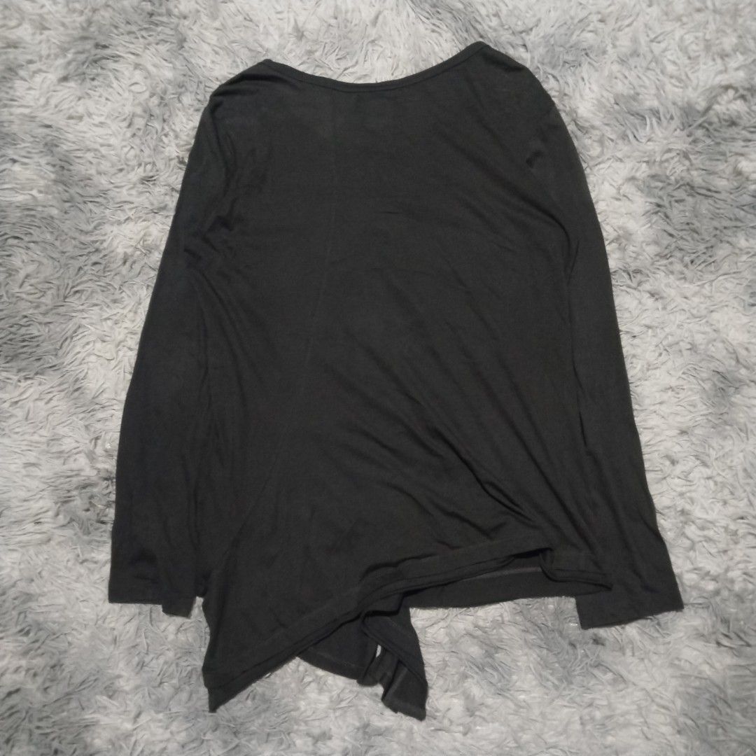 Y'S Yohji Yamamoto (Category: Others Tops) located in Dasmarinas. Submitted by oneofakind_98 (Listing ID 1467132383, Image 3). Description: Y'S Yohji Yamamoto Cardigan - Good condition - Authentic - Soft strechy material - Button down Measurement when Iaid flat Size 3 on tag 18 inches armpit to armpit 29 inches length 18 inches shoulder to shoulder 25 inches sleeve 16.5 inches chest 1880 shipped via JNT.