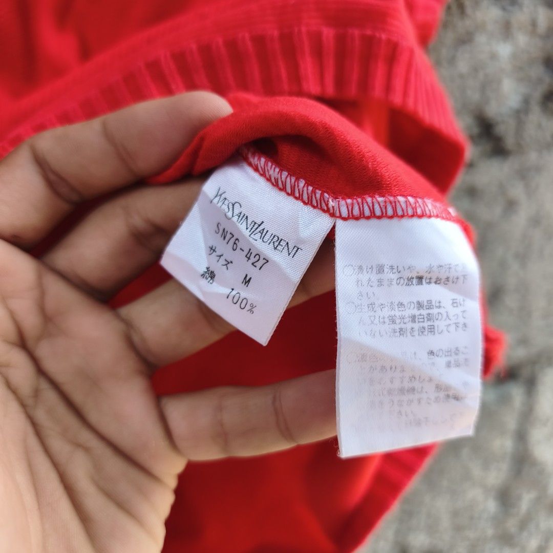YVESAINTLAURENT (Category: Activewear) located in Manila. Submitted by shhhhawn (Listing ID 1467014747, Image 3). Description: Excellent Size M.