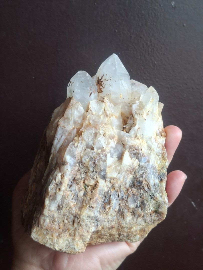 Zambo Quartz (Category: Precious Stones) located in Cavite. Submitted by eunha.fnds (Listing ID 1466971176, Image 1). Description: zambo quartz 700+ gram NO COD J&T / LALAMOVE GCASH / BANK.