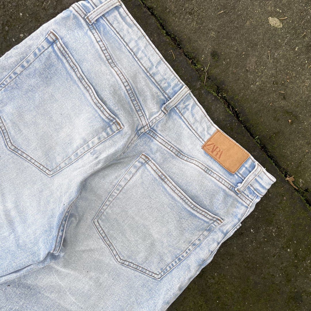 Zara Baggy Lightwash (Category: Jeans) located in Nagcarlan. Submitted by swiftgem-d189 (Listing ID 1467027246, Image 3). Description: Pm for more details!.