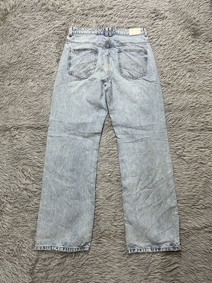 Zara Baggy Pants (Category: Jeans) located in Dipolog. Submitted by krstnagnis98 (Listing ID 1467166813, Image 3). Description: Zara Baggy Pants 31-32 Like new Authentic .