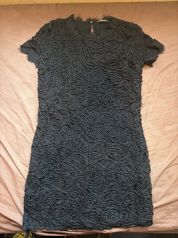 Zara Black Lace Dress (Category: Dresses) located in Pasig City. Submitted by thegoodfind.ph (Listing ID 1467033696, Image 1). Description: Front full lace Above the knee With sleeves Authentic Original.