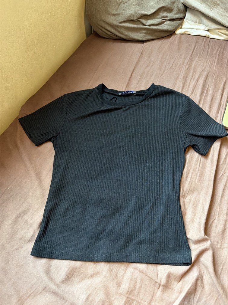 Zara Black Ribbed Shirt (Category: Shirts) located in Pasig City. Submitted by thegoodfind.ph (Listing ID 1467046699, Image 1). Description: Plain black ribbed design Shirt style Authentic Original.