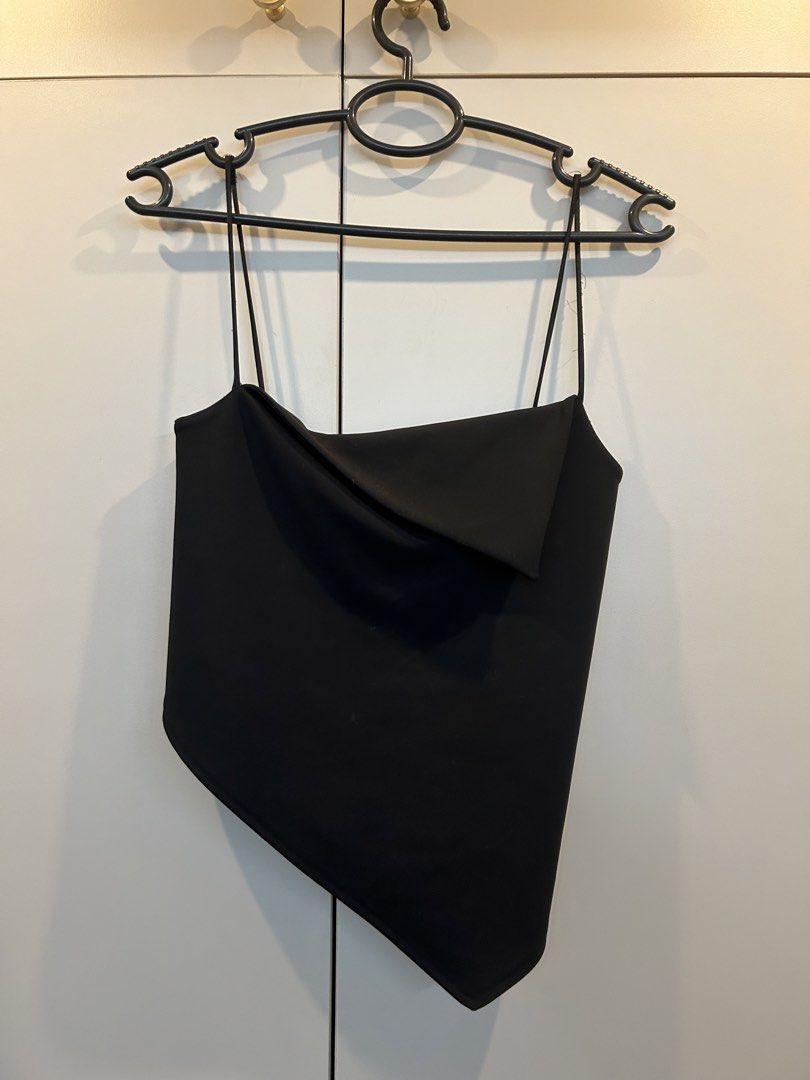 Zara black top (Category: Others Tops) located in Pasig City. Submitted by chloelovespink (Listing ID 1467003159, Image 1). Description: ‼️Fits till S MOP: GCASH/BPI MOD: GRAB/LALAMOVE/JNT/LBC Message for more information Buyer should shoulder delivery fee.