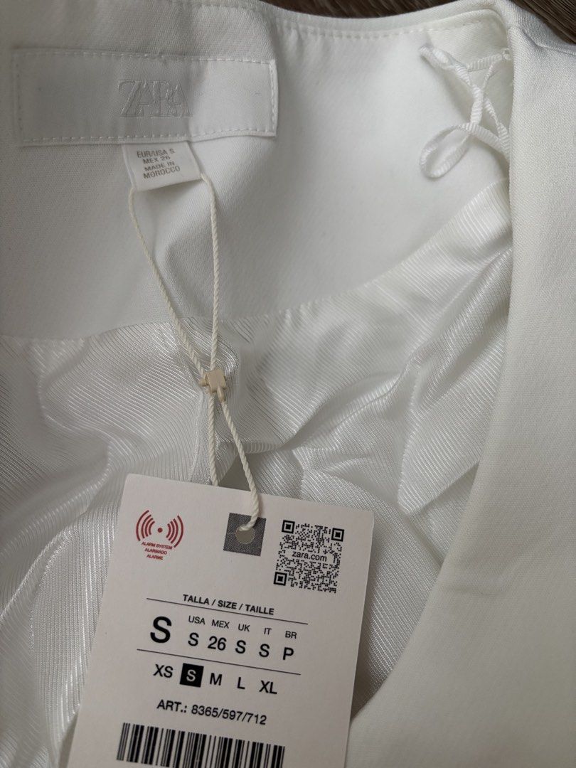 Zara BNWT Cardigan Blouse White (Category: Blouses) located in Baguio. Submitted by maeov (Listing ID 1466985435, Image 3). Description: BNWT Never worn RFS: decluttering.