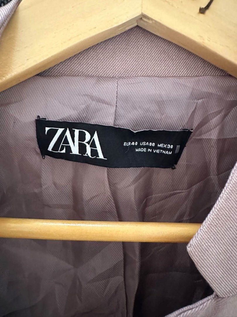 Zara Coat/Blazer (Category: Coats, Jackets and Outerwear) located in Mabalacat. Submitted by lasantia (Listing ID 1467109552, Image 2). Description: Zara Coat/Blazer excellent condition size: medium loc.: Pampanga courier: J&T PM📩.