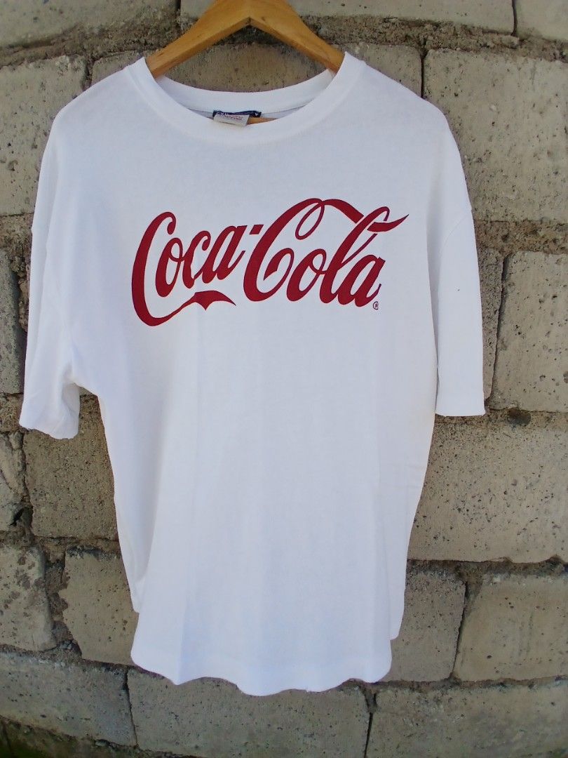 ZARA COCA-COLA TSHIRT 23x27 (Category: Formal Shirts) located in Munoz. Submitted by cabalardomine98 (Listing ID 1466973931, Image 1). Description: EXCELLENT NO ISSUE.