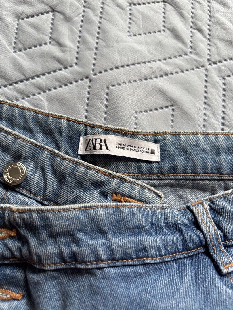 Zara denim skorts (Category: Shorts) located in Calamba. Submitted by rache31 (Listing ID 1466999196, Image 2). Description: Zara denim skorts.
