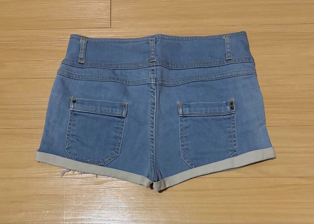 ZARA Distressed Denim Shorts US 4 (Category: Shorts) located in Quezon City. Submitted by garagesale2026 (Listing ID 1466985455, Image 2). Description: - Preloved - In good condition - Waist: 29"; Length: 9.5".