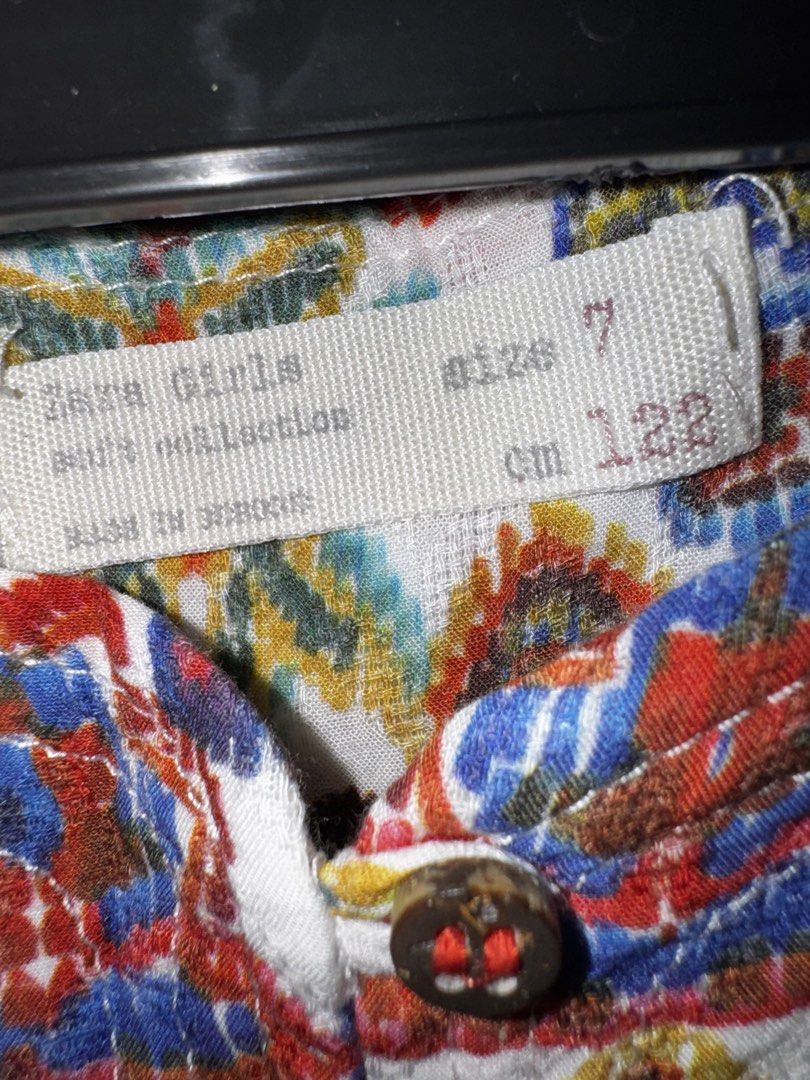 Zara Girls Patterned Blouse (Category: Babies & Kids Fashion) located in Quezon City. Submitted by coolmomma (Listing ID 1467120051, Image 3). Description: Good condition Size on tag .
