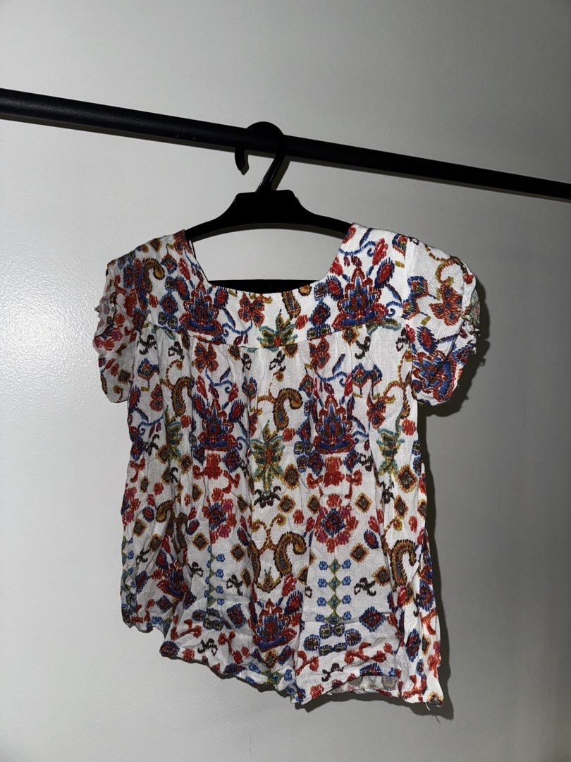 Zara Girls Patterned Blouse (Category: Babies & Kids Fashion) located in Quezon City. Submitted by coolmomma (Listing ID 1467120051, Image 2). Description: Good condition Size on tag .
