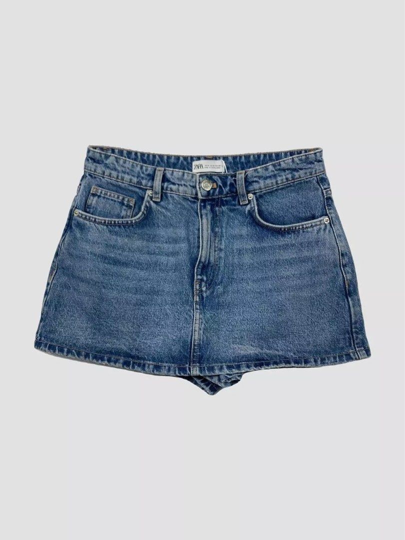 Zara Highwaist Skort (Category: Other Bottoms) located in Taguig. Submitted by madeasoncloset (Listing ID 1467135666, Image 2). Description: .
