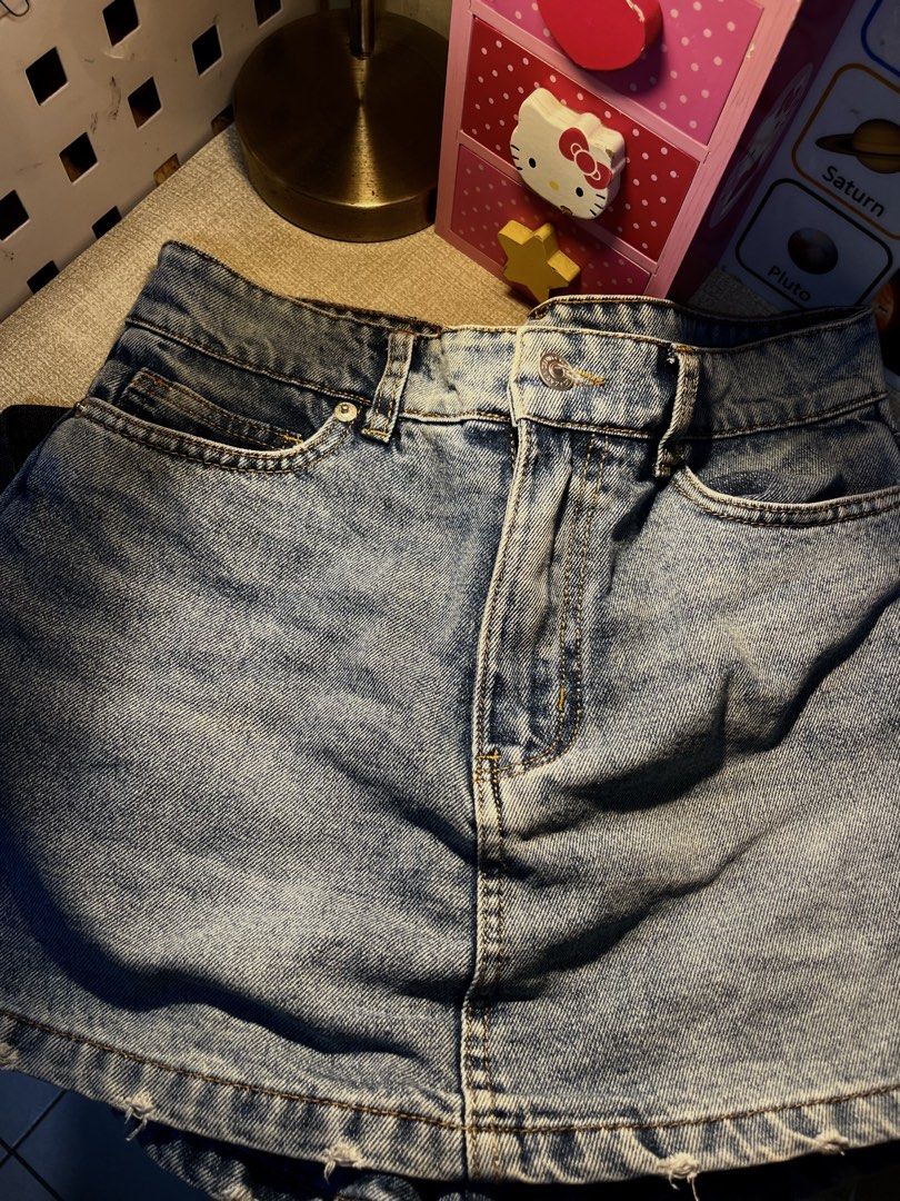 Zara Highwaist Skort (Category: Other Bottoms) located in Taguig. Submitted by madeasoncloset (Listing ID 1467135666, Image 3). Description: .