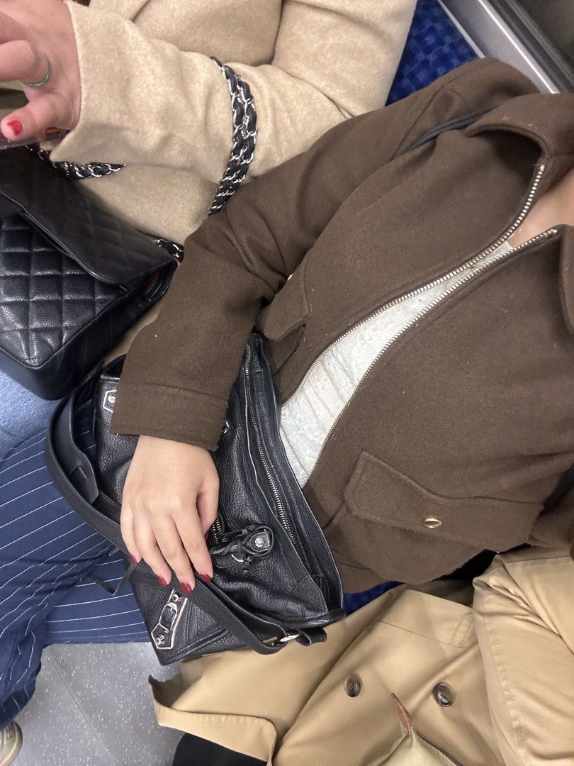 Zara Jacket (Category: Coats, Jackets and Outerwear) located in Davao. Submitted by gi.lcloset_ (Listing ID 1467156524, Image 2). Description: .