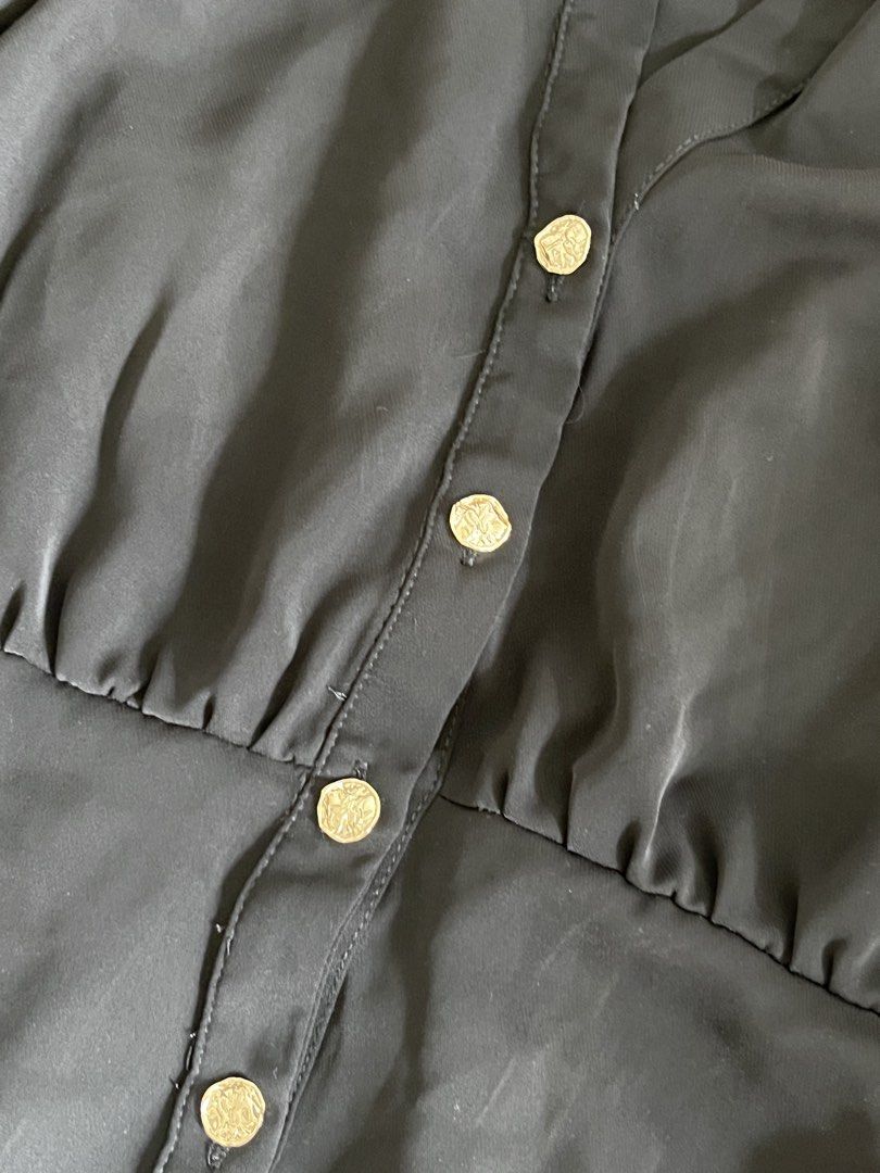 Zara Longsleeves Dress (Category: Dresses) located in Pasig City. Submitted by Kendoll (Listing ID 1467005776, Image 3). Description: -Small in tag, can fit S-M -75cm length -gold hardware -flaw (i lost the belt that comes with it) .