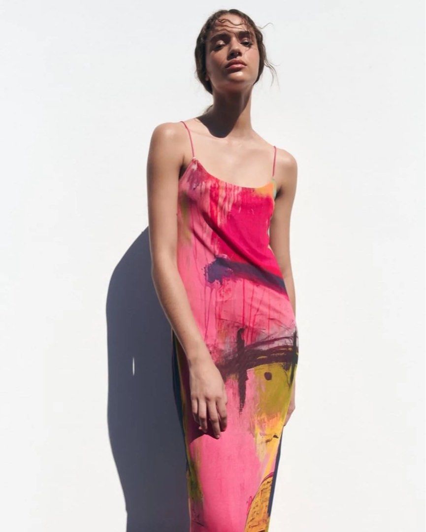 Zara Printed Dress (Category: Dresses) located in Naga. Submitted by chaiiiiiiieeeee (Listing ID 1467007568, Image 1). Description: fits xs to small.