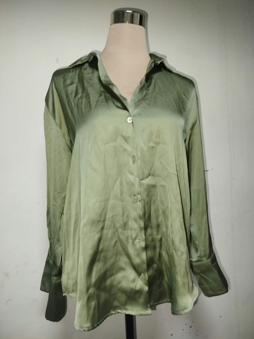 Zara Sagin Longsleeves (Category: Longsleeves) located in Manila. Submitted by shoppebymaria (Listing ID 1467096460, Image 1). Description: XS in tag but can fit up to Large.