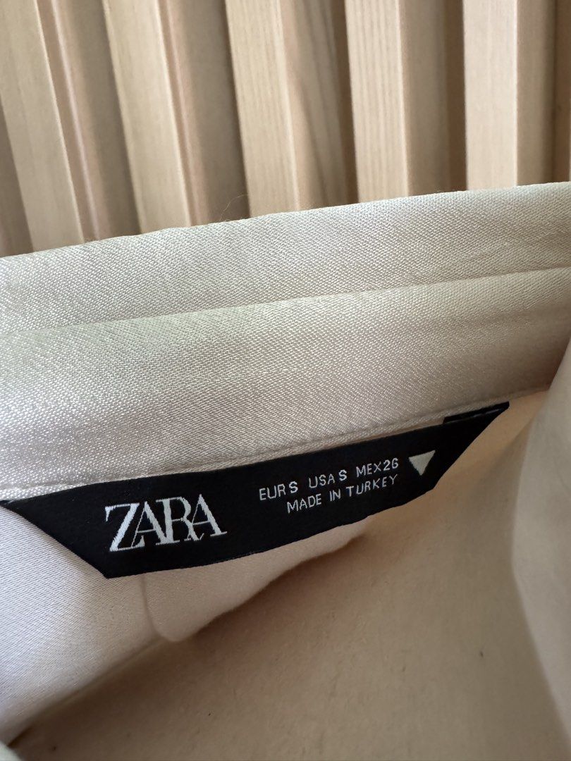 Zara satin cropped shirt (Category: Blouses) located in Bayombong. Submitted by akmayo (Listing ID 1467086236, Image 3). Description: Small on tag runs big.