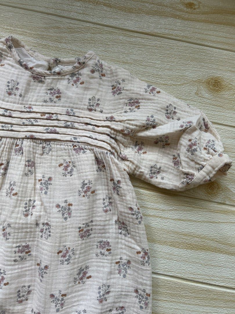 Zara timeless collection dress (Category: Babies & Kids Fashion) located in Cebu City. Submitted by yjainani (Listing ID 1466981143, Image 2). Description: .