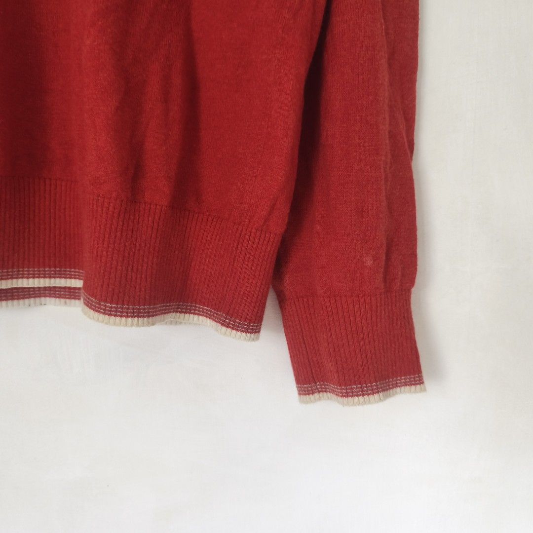 Zegna sport sweater (Category: Luxury Apparel) located in Tayabas. Submitted by cat.b0i (Listing ID 1467095345, Image 3). Description: Size on tag: Fitting: Men - L-Cropped Semi XL Women - XL ‎Length: 25 ‎Width: 21 ‎Shoulder: none (raglan build) ‎Arm Space: 9.5 ‎Sleeve Length: 29 ‎ ‎Color: red orange with beige accents Color Rate: 9.2 ‎Material: unsure because I can't find washtag but feels cotton-cashmere properties: ‎Issues: washable minor stai