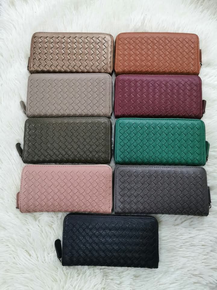 zipper long wallet card holder ss (Category: Wallets & Card holders) located in Manila. Submitted by lecha201992 (Listing ID 1467075724, Image 1). Description: .