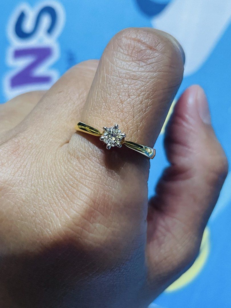 18k Natural diamond ring size 7 7.5 fits (Category: Rings) located in Batangas. Submitted by kheanknox29 (Listing ID 1467262473, Image 3). Description: .20ct estimated Natural diamond Fits 7 to 7.5 On hand .