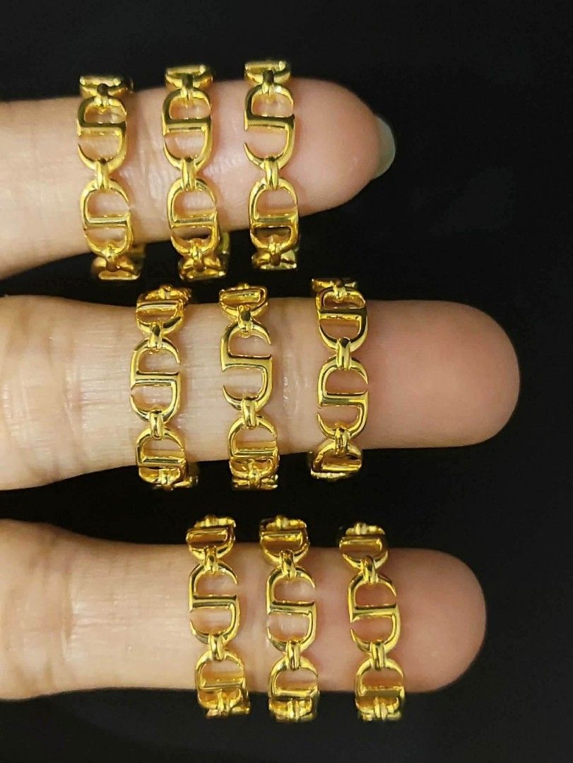 18k Saudi gold CD ring (Category: Rings) located in Manila. Submitted by bhelgoldseller2ndaccount (Listing ID 1467238929, Image 1). Description: New!!✨New!!✨New!! Authentic 18k Saudi Golds 💯pawnable/naisasanla 💯with high appraisal rate 💯good investment 💯Direct supplier price 👉OPEN for resellers 🌺please take time to evaluate their actual sizes and grams 👉Best panggift for all occasions ✅ Sold per grams not per piece Kya lowest price ✅With p