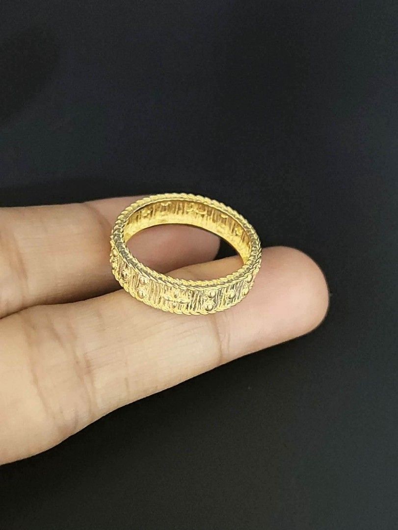 18k Saudi gold ring (Category: Rings) located in Manila. Submitted by bhelgoldseller2ndaccount (Listing ID 1467238487, Image 2). Description: New!!✨New!!✨New!! Authentic 18k Saudi Golds 💯pawnable/naisasanla 💯with high appraisal rate 💯good investment 💯Direct supplier price 👉OPEN for resellers 🌺please take time to evaluate their actual sizes and grams 👉Best panggift for all occasions ✅ Sold per grams not per piece Kya lowest price ✅With proo