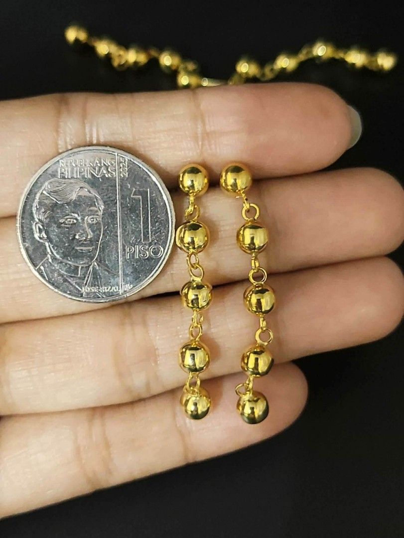 18k Saudi gold stud dangling balls earrings (Category: Earrings) located in Manila. Submitted by bhelgoldseller2ndaccount (Listing ID 1467238335, Image 1). Description: New!!✨New!!✨New!! Authentic 18k Saudi Golds 💯pawnable/naisasanla 💯with high appraisal rate 💯good investment 💯Direct supplier price 👉OPEN for resellers 🌺please take time to evaluate their actual sizes and grams 👉Best panggift for all occasions ✅ Sold per grams not per piece 