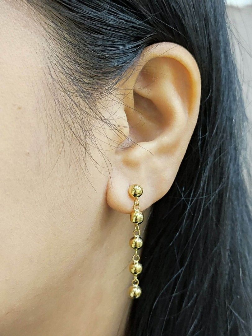 18k Saudi gold stud dangling balls earrings (Category: Earrings) located in Manila. Submitted by bhelgoldseller2ndaccount (Listing ID 1467238335, Image 2). Description: New!!✨New!!✨New!! Authentic 18k Saudi Golds 💯pawnable/naisasanla 💯with high appraisal rate 💯good investment 💯Direct supplier price 👉OPEN for resellers 🌺please take time to evaluate their actual sizes and grams 👉Best panggift for all occasions ✅ Sold per grams not per piece 
