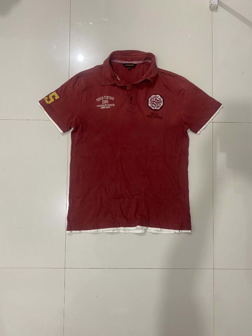 2000s Basic Red Polo Shirt w Logo & Number (Category: Tshirts & Polo Shirts ) located in Davao. Submitted by bulletproofssoul (Listing ID 1467322126, Image 1). Description: authentic, good condition, already washed, no issues, price is still negotiable. 📩 pm for negotiation & details..