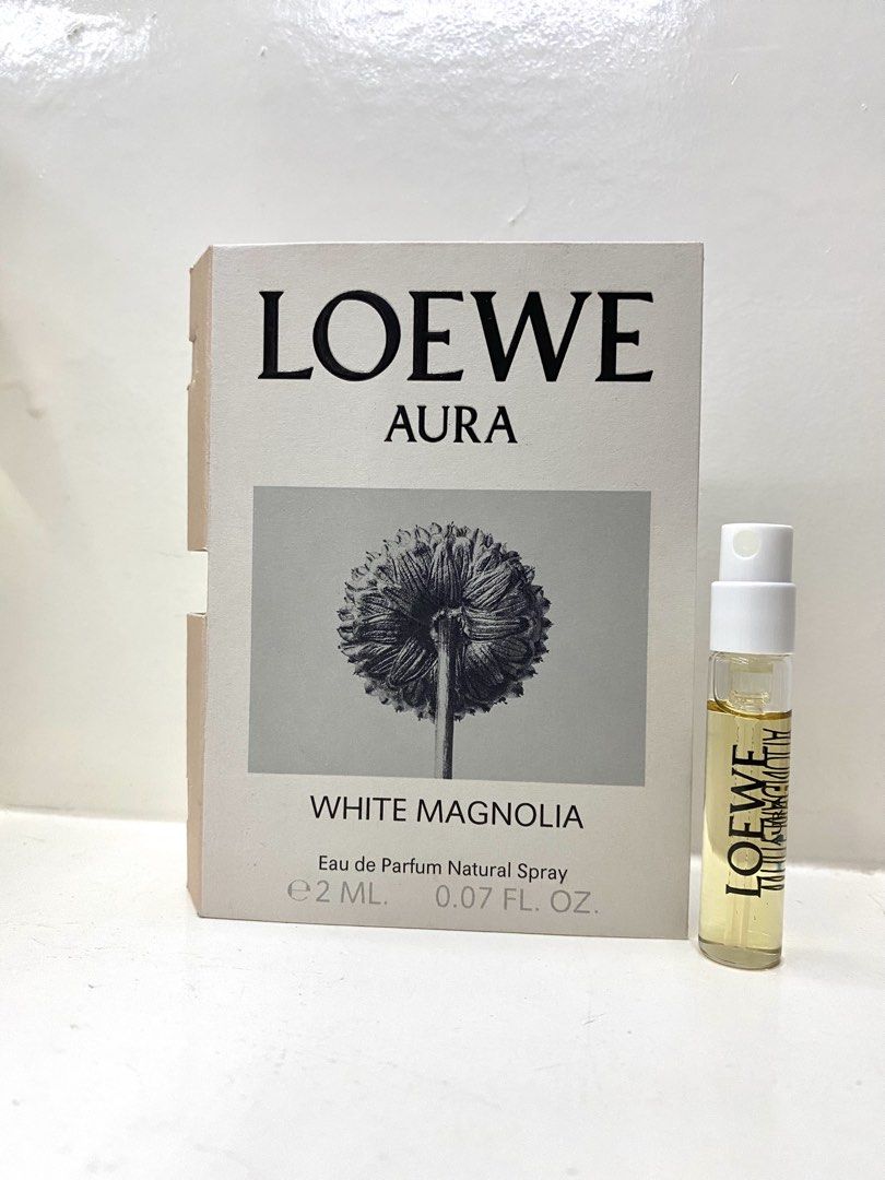 2ML Loewe Aura White Magnolia edp (Category: Fragrance & Deodorants) located in Mexico. Submitted by happymoby (Listing ID 1467168923, Image 2). Description: Loewe Aura White Magnolia by Loewe is a Chypre Floral fragrance for women. Loewe Aura White Magnolia was launched in 2019. The fragrance features Cotton Candy, Magnolia, Vanilla and Yuzu..