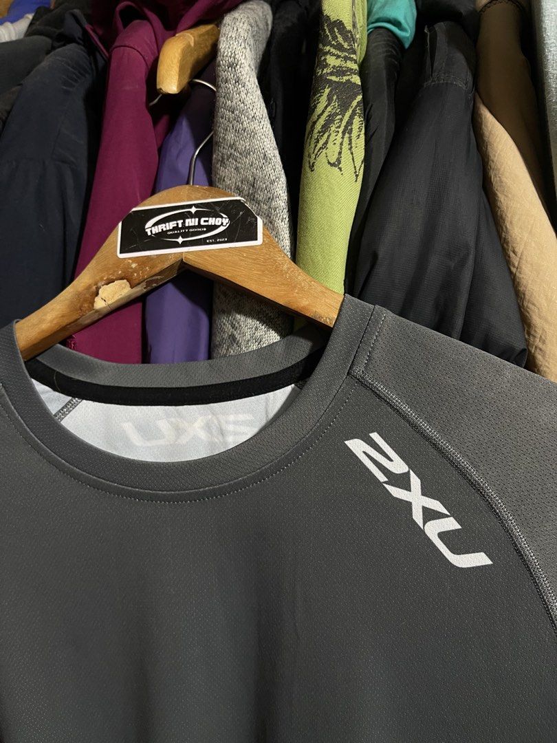 2XU Athletic Shirt (Category: Activewear) located in Cabuyao City. Submitted by jeirussamson897 (Listing ID 1467265050, Image 3). Description: 2XU Athletic Shirt small 19 width 26 length excellent condition has super minimal slit only (barely visible) 9.5/10 350+sf.