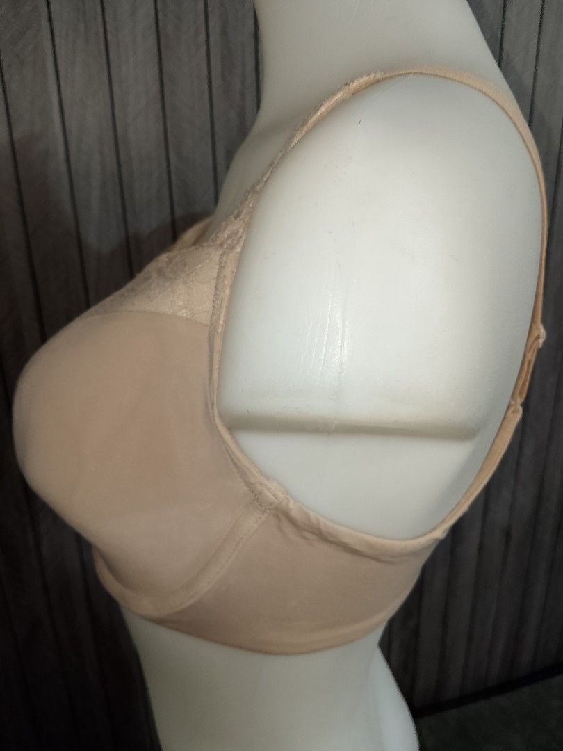 38c OLGA bra regular padded with underwire (Category: Undergarments & Loungewear) located in Manila. Submitted by truecrystal-1407 (Listing ID 1467190052, Image 3). Description: .