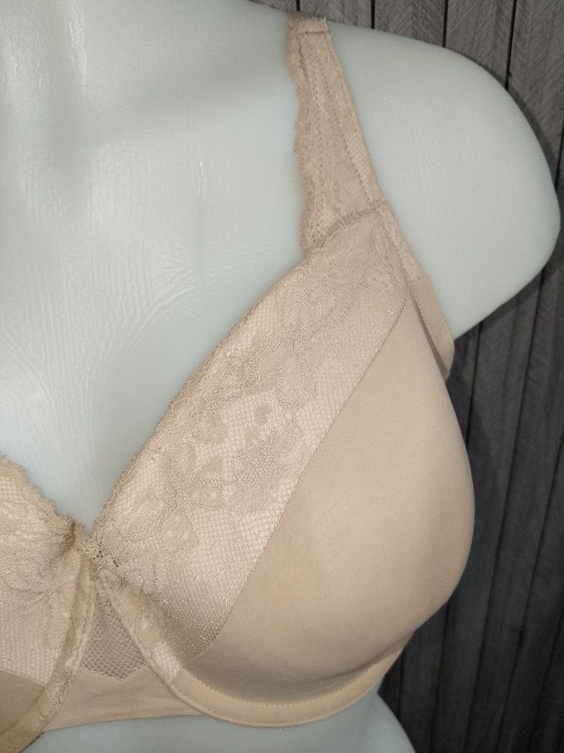 38c OLGA bra regular padded with underwire (Category: Undergarments & Loungewear) located in Manila. Submitted by truecrystal-1407 (Listing ID 1467190052, Image 2). Description: .