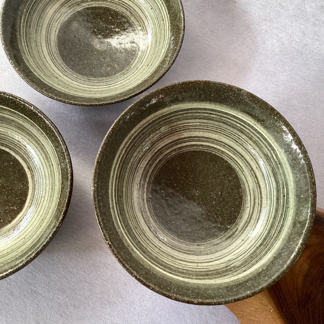 3-pc Stoneware Bowls Set; signed (Category: Vases & Decorative Bowls) located in Davao. Submitted by eclectic1925 (Listing ID 1467344102, Image 1). Description: Php150 for all 3 3-pc Stoneware Bowls Set; signed H: 1.6 inches L: 5.3 inches Please REVIEW PHOTOS We use 100% repurposed packaging materials SF starts at Php70 via Flash Express First to pay.