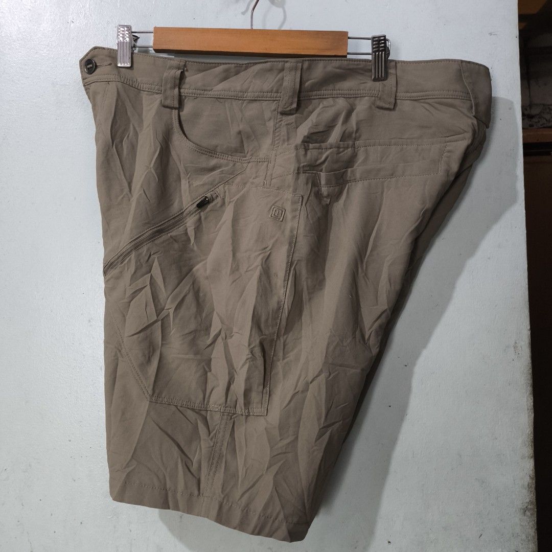 5.11 Tactical Stealth 10.5 Cargo Nylon Short (Category: Activewear) located in Quezon City. Submitted by jedclo (Listing ID 1467284581, Image 2). Description: Size US: 36 Waistline: 38-40 Length: 20 Leg Open: 11 Bnew condition! Color due lightning MOP: GCASH, DM to purchase Disclaimer: "All brand names, logos, and images are registered trademarks of their respective owners. No affiliation or copyright infringement intended.