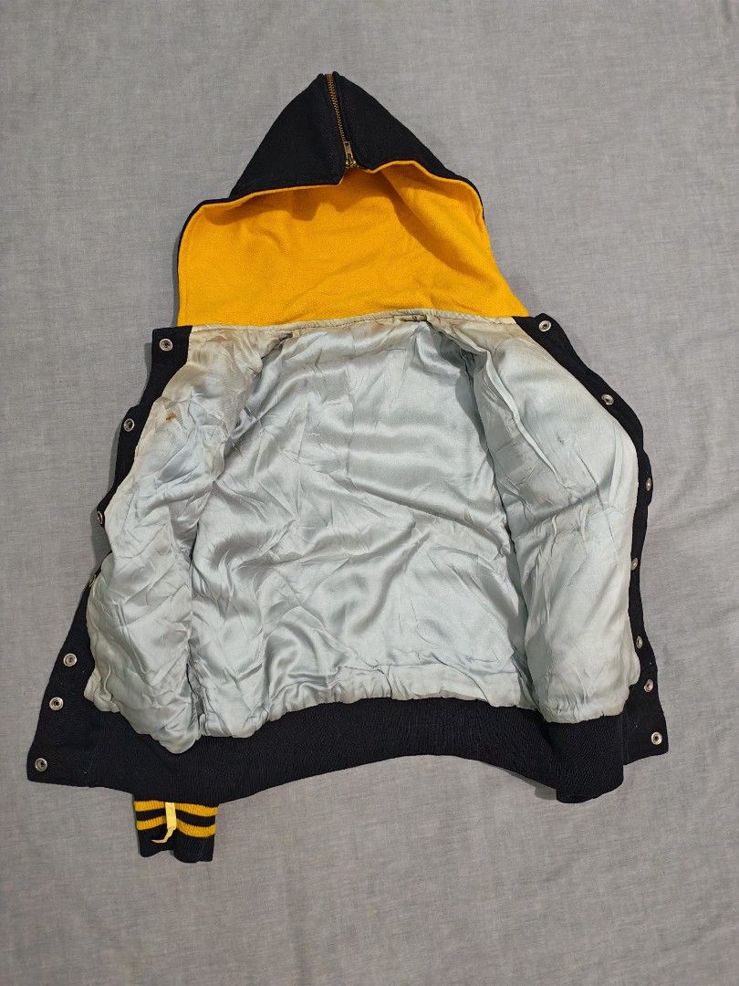 70s sailor collar hooded varsity jacket (Category: Coats, Jackets and Outerwear) located in Baguio. Submitted by used_clothing2600 (Listing ID 1467339837, Image 3). Description: 70s sailor collar hooded varsity jacket wool size Small good condition cut tags may repair sa bandang pocket pit to pit 21 length 23 shoulders 15 sleeve length 22 P 980.