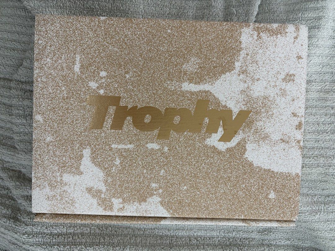 82major unsealed trophy album (Category: CDs & DVDs) located in Las Pinas. Submitted by sc.moo04 (Listing ID 1467259302, Image 2). Description: - pick which pb - all avai - complete inclusions except pcs:polaroid:folded poster.