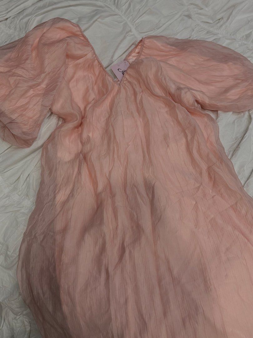 ⋆. 𐙚 ˚ pink viet dress (Category: Evening dresses & gowns) located in Makati City. Submitted by thezarachives (Listing ID 1467325392, Image 1). Description: .
