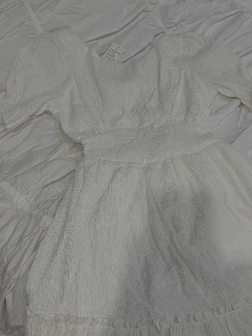 ⋆. 𐙚 ˚ white viet dress (Category: Evening dresses & gowns) located in Makati City. Submitted by thezarachives (Listing ID 1467327325, Image 2). Description: .