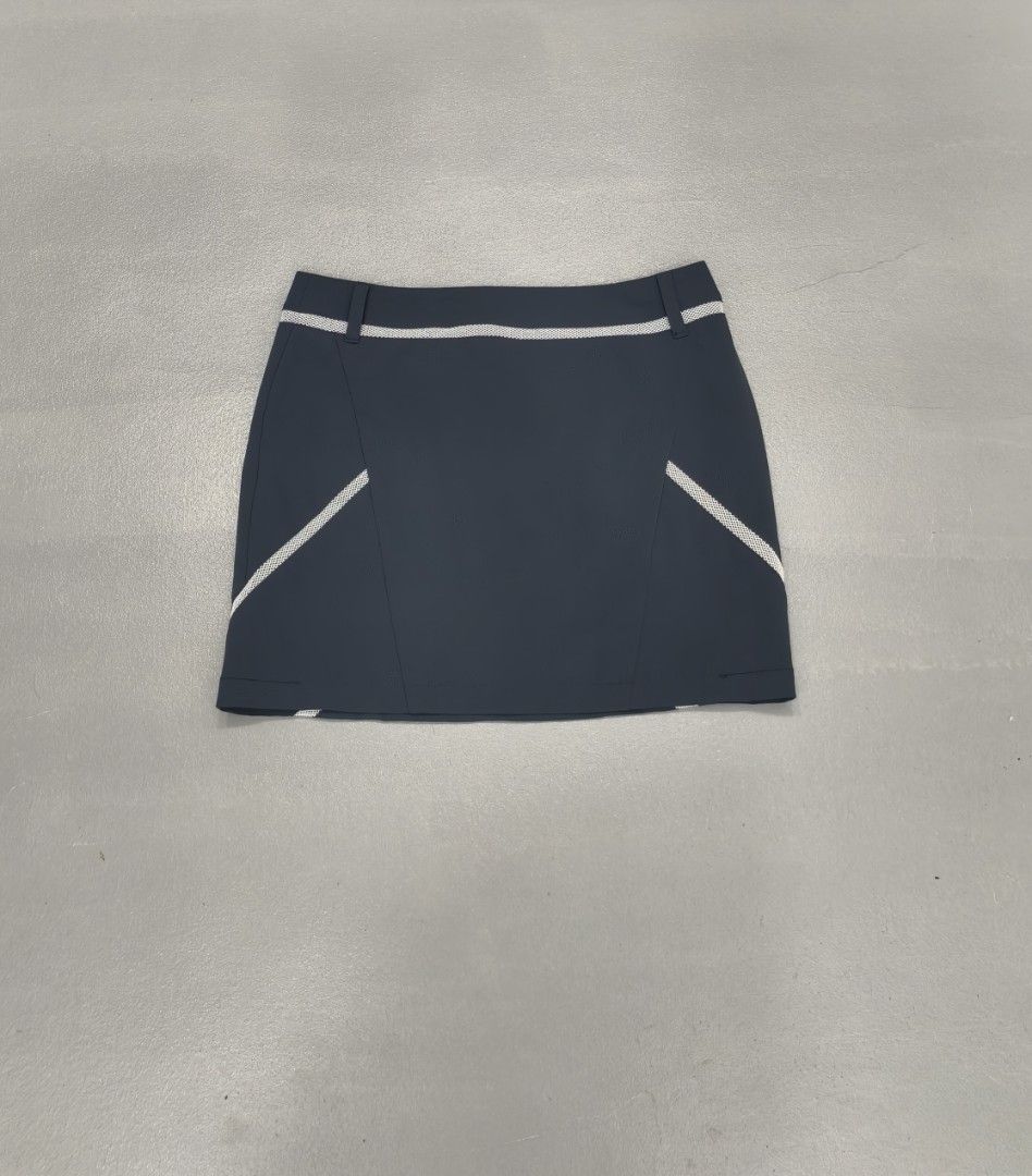 ⛳ DESCENTE 30-31 (Category: Skirts) located in Cagayan de Oro. Submitted by ladiescollections.ph (Listing ID 1467296054, Image 2). Description: ---DESC3NTE ⛳⛳⛳ ---100% AUTHENTIC ---WAIST 30-31 ---LENGTH 14.5 ---PLS REFER TO DIMENSIONS ---ALMOST NEW CONDITION 9.7/10 ---NO ISSUE ---SUPER NICE DESIGN ⛳ ---1.5K ONLY.