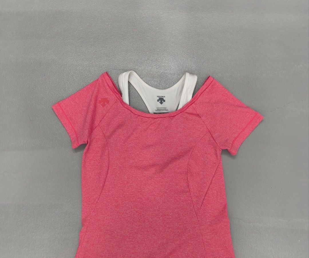 ⛳ DESCENTE XS (Category: Others Tops) located in Cagayan de Oro. Submitted by ladiescollections.ph (Listing ID 1467360403, Image 3). Description: ---D3SCENTE ⛳⛳⛳ ---100% AUTHENTIC ---SIZE SMALL W-15.5-16.5 L-22.5 ---BEST FIT XS ---PLS REFER TO DIMENSIONS ---EXCELLENT CONDITION 9.7/10 ---NO ISSUE ---SUPER NICE COLOR ❤️ ---750 ONLY.