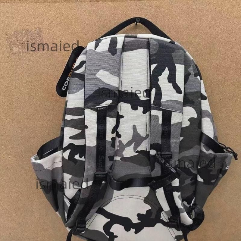 現貨 Supreme 25SS Backpack 水洗帆布 BOX LOGO 防水雙肩背囊書包 （分類：背包）位於 Hong Kong。 由 silentphoenix_f9f9b0 提交（商品編號 1467295205，圖片 2）。簡介： 只做優質靚貨，所有圖片均為實拍，真正做到所見即所得👌 購買後支援合法退換，不設線下面交，所有訂單一律透過快遞寄出，送貨過程穩妥有保障。这款25SS新款双肩包采用水洗帆布面料，搭配标志性BOX LOGO设计，兼具防水性能，日常上学、出行收纳物品都非常实用，喜欢潮品的朋友不要错过！。