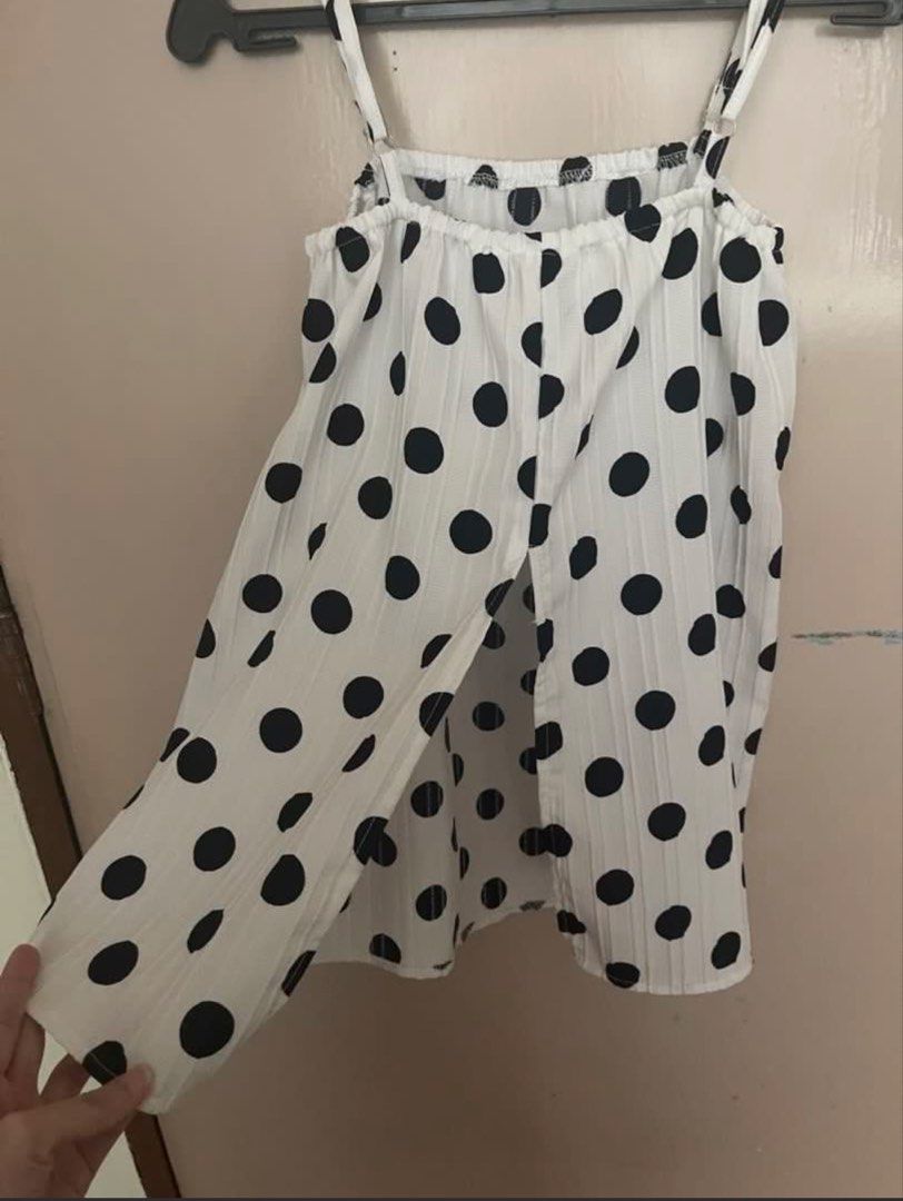 A polka-dot set with sleeves and pants. - S/M (Category: Sets or Coordinates) located in San Juan City. Submitted by bernac8 (Listing ID 1467218957, Image 2). Description: .