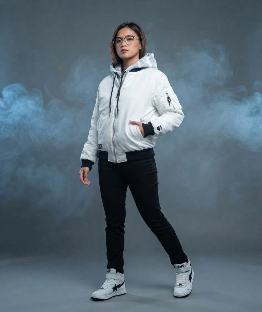 AAPE Reversible camo zip-up hoodie (Category: Coats, Jackets and Outerwear) located in Quezon City. Submitted by wgapparel (Listing ID 1467354950, Image 2). Description: 📌 available • Dimes: 20.5 x 23 Small on tag • Conditions: Excellent • Color Rate: 9.5 or better • Complete tags • Issue: None Ganda nito very comfy din 2 in 1 panalo Mine 2480 ( free shipping ) Location Quezon City Shipping via Lalamove or jnt No COD * Color may vary due to ligh
