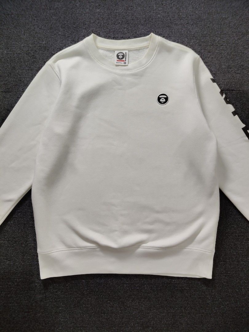 🔖 SALE AAPE solid white crewneck (Category: Sleep and Loungewear) located in Quezon City. Submitted by wgapparel (Listing ID 1467355740, Image 3). Description: 📌 available • Dimes: 20.5 x 25 Medium on tag • Conditions: Brand new condi • Color Rate: 10/10 • Complete tags • Issue: None, puting puti pa Ganda nito simple lang lakas ng dating 🔥 Mine 1200 ( free shipping ) Location Quezon City Shipping via Lalamove or jnt No COD 💌 DM to purchase.