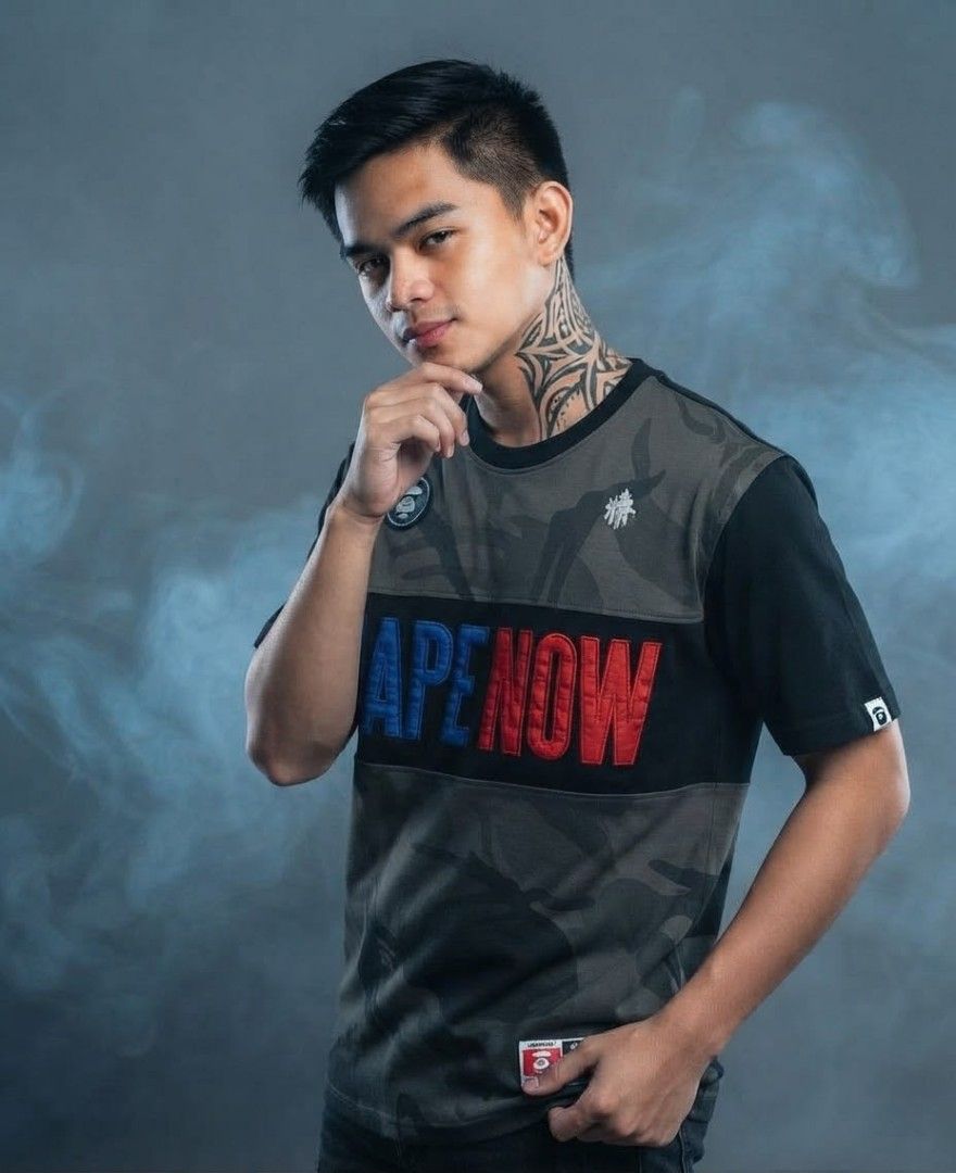 Aape now Grey Camo Black Tee (Category: Tshirts & Polo Shirts ) located in Quezon City. Submitted by wgapparel (Listing ID 1467356894, Image 1). Description: 📌 available • Dimes: 20 x 26 W/L Large on tag • Conditions: Excellent • Color Rate: 9.2 • Complete tags • Authentic 💯 • Issue: None Ganda nito sobra 🔥 solid colorway With rubberized logo Mine 1680 ( free shipping ) Location Quezon City Shipping via Lalamove or jnt No COD 💌 DM to purchase