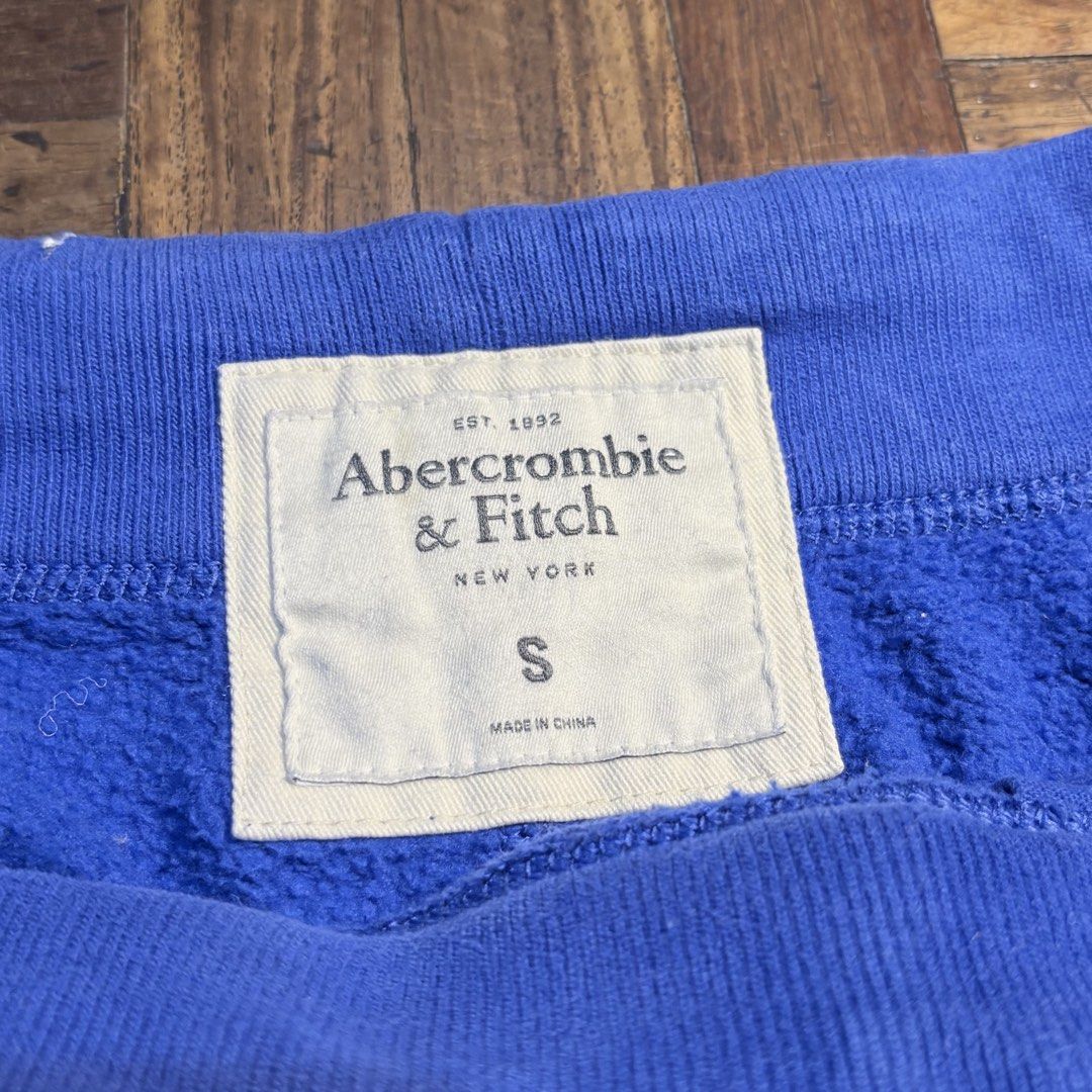 Abercrombie & Fitch Blue Sweatpants Size S (Category: Joggers) located in Quezon City. Submitted by dengkisbin (Listing ID 1467220310, Image 2). Description: .